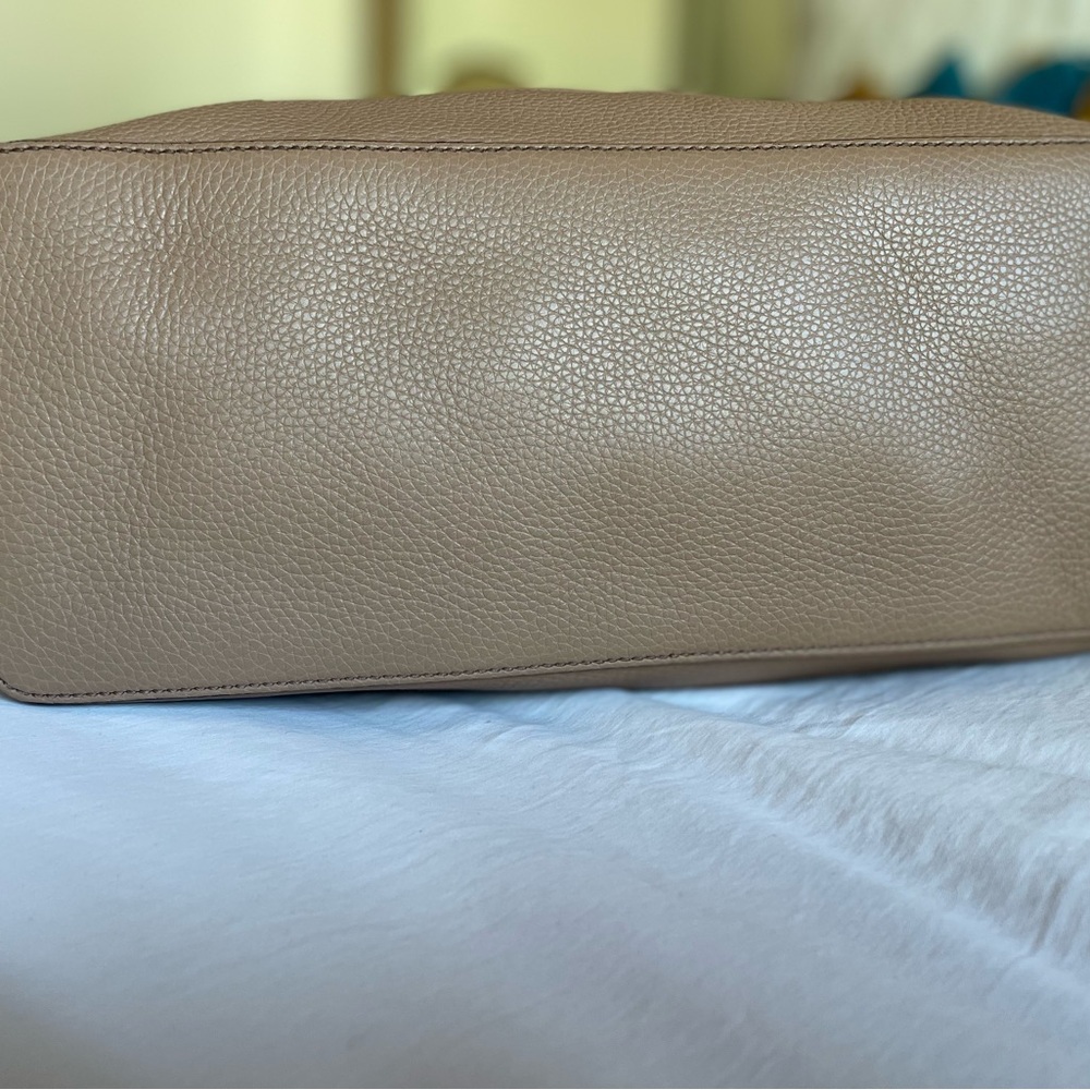 Gucci Taupe Pebbled Soho Hobo with Tassel and Gold Hardware - Picture 6 of 11